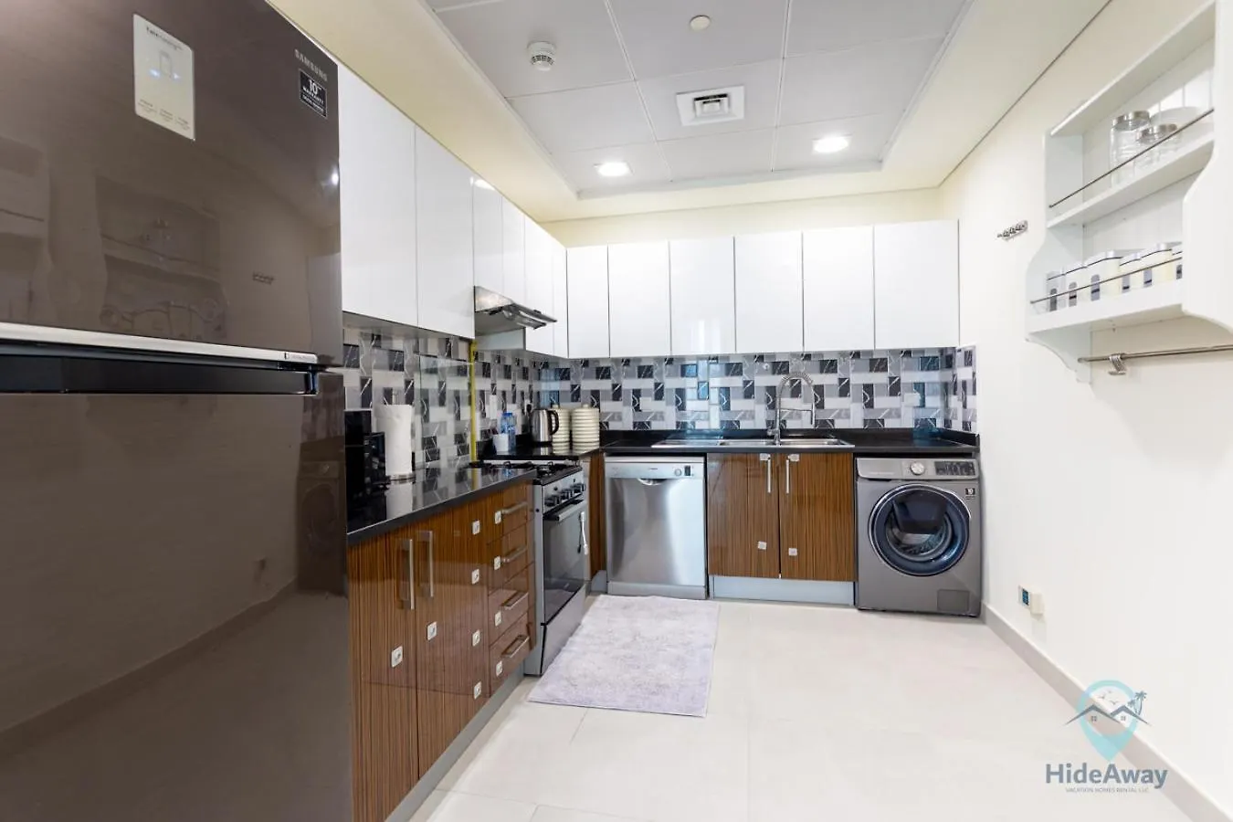 2Br Stunning Luxury Heart Of Marina Near Beach Dubai 0*,  United Arab Emirates