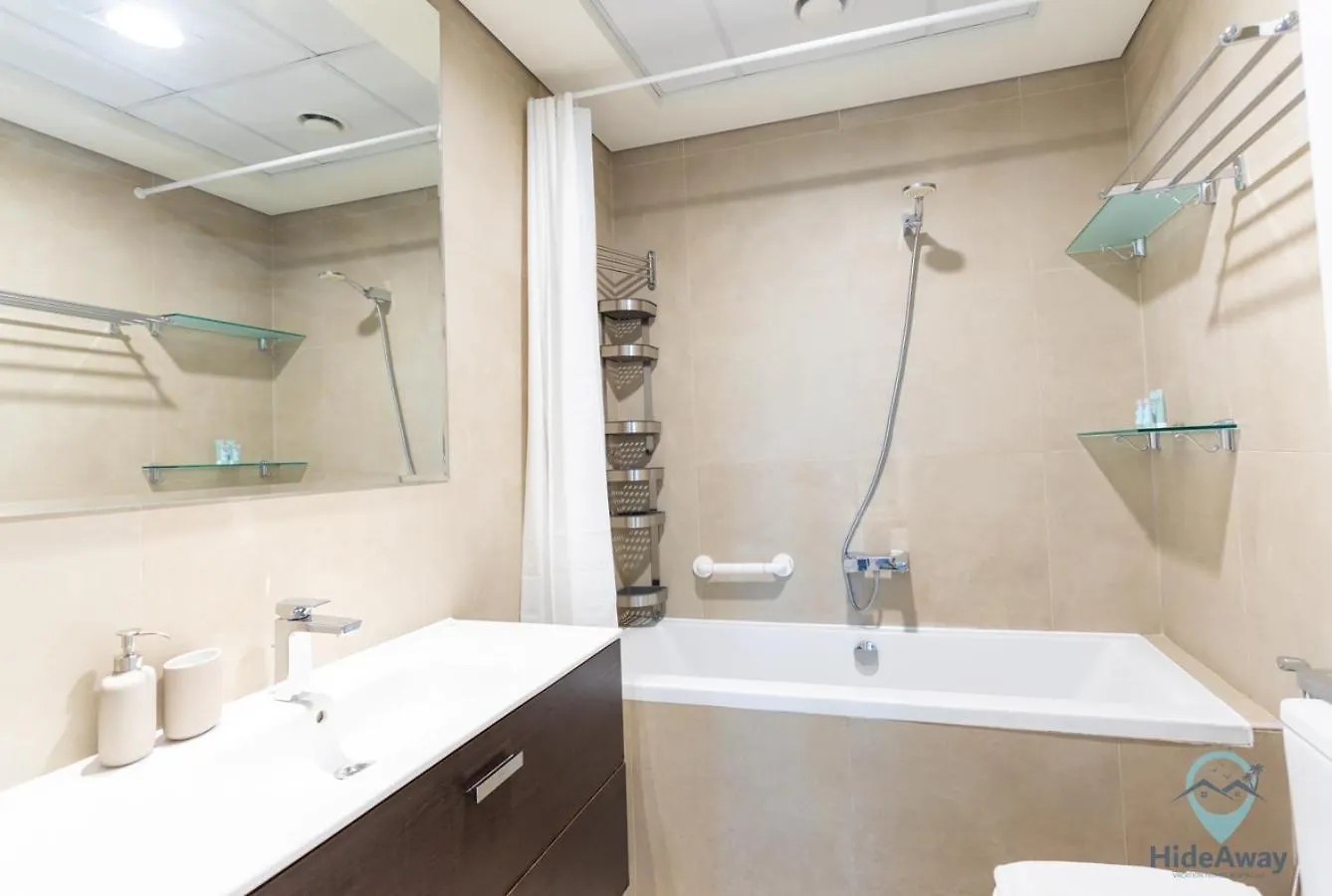2Br Stunning Luxury Heart Of Marina Near Beach Dubai 0*,  United Arab Emirates