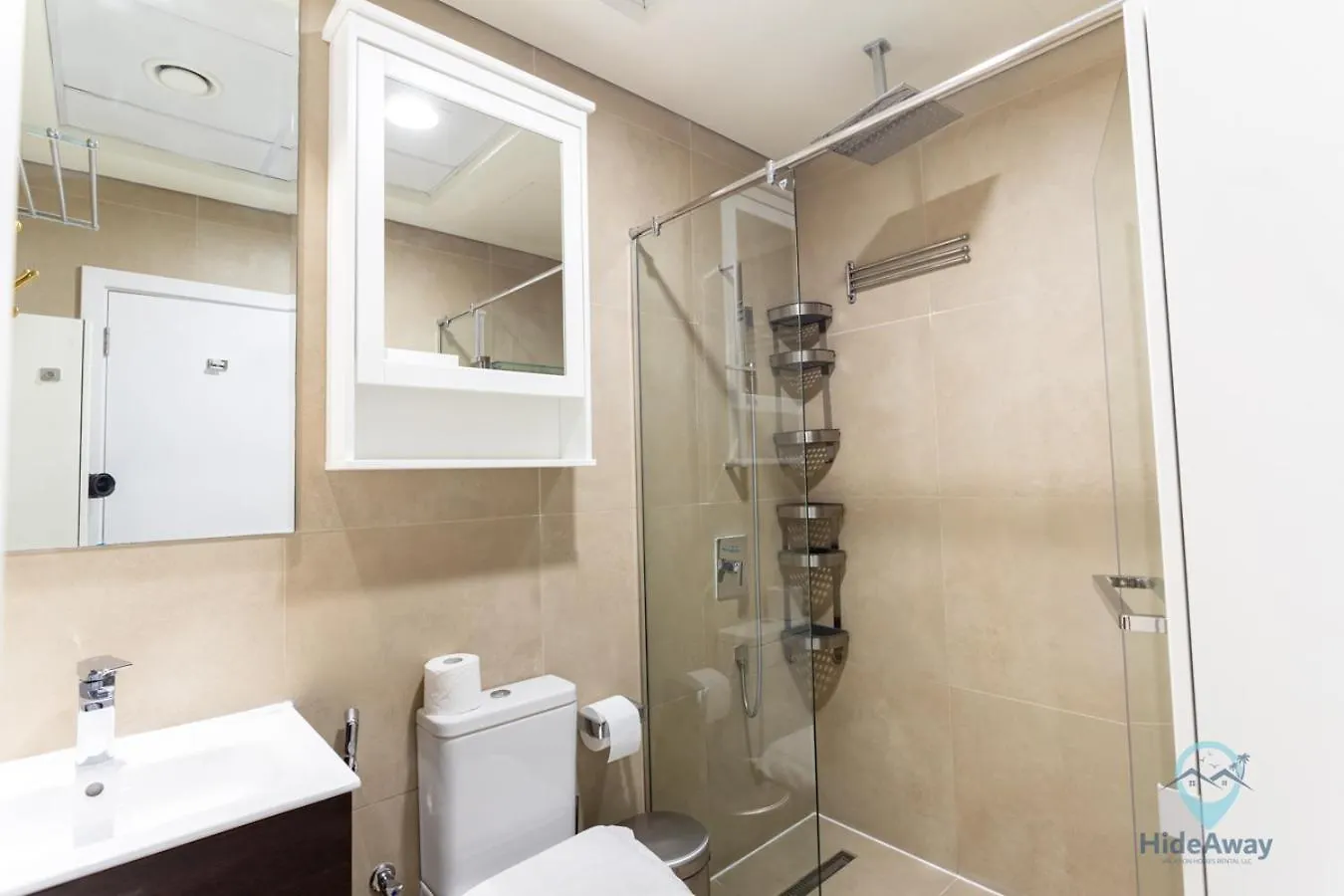 2Br Stunning Luxury Heart Of Marina Near Beach Dubai United Arab Emirates
